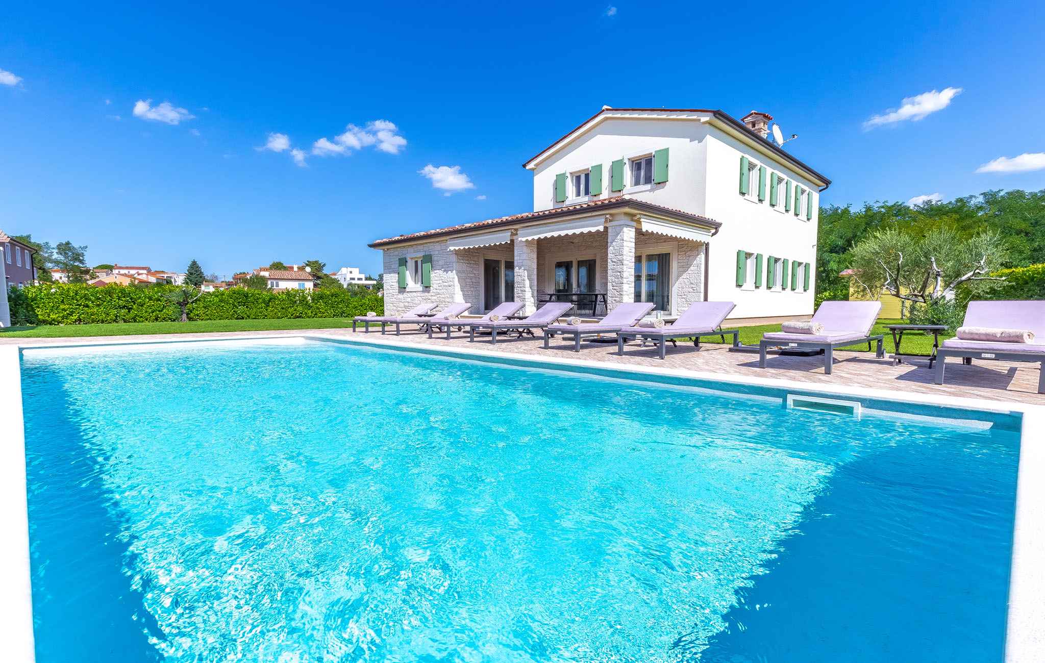 Villa mit Pool und Meerblick Ferienhaus in Istrien