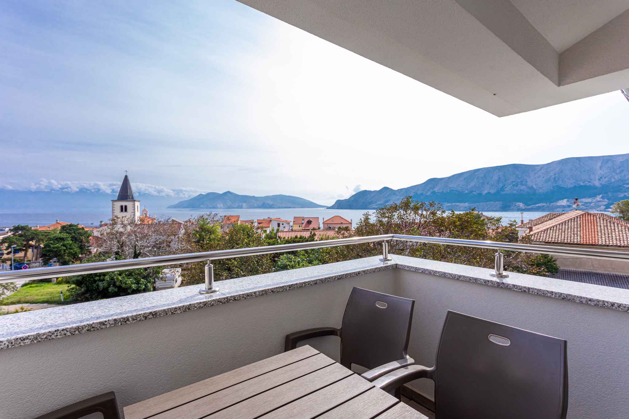 Ferienwohnung mit einen Balkon und Meerblick  