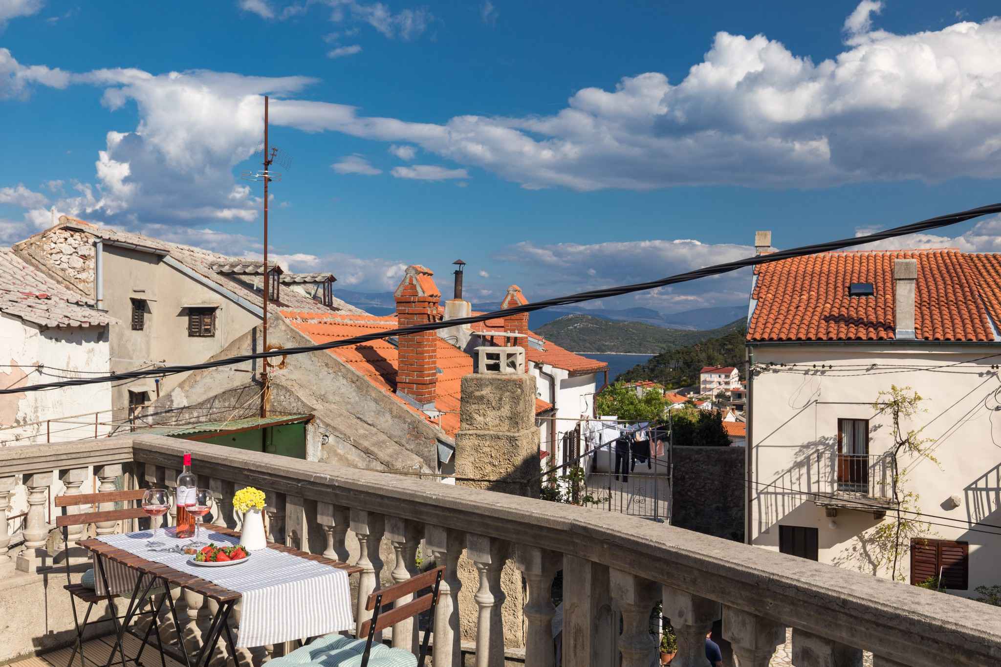 Ferienwohnung mit Klimaanlage und Balkon mit Meerb   kroatische Inseln