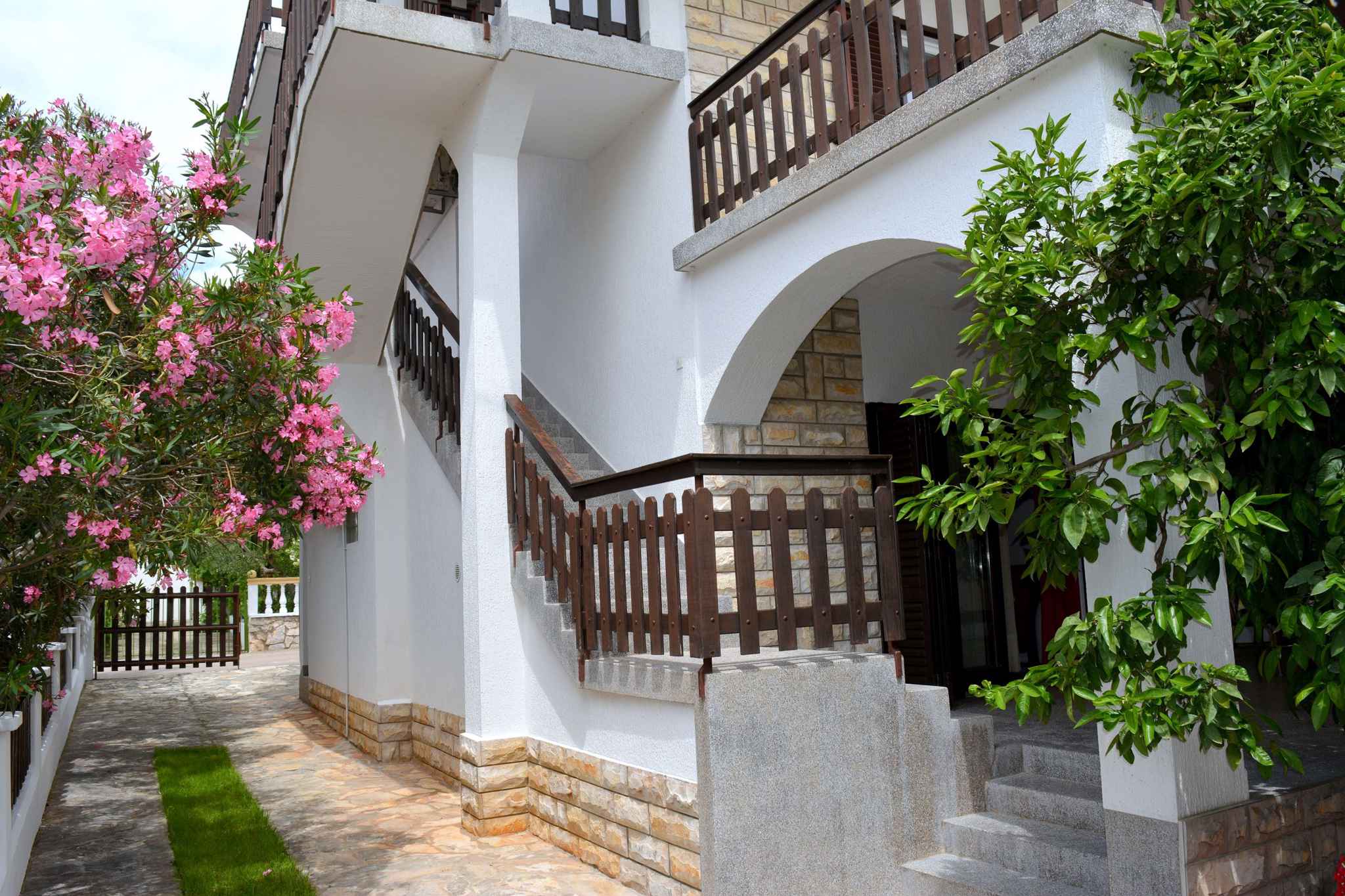 Ferienwohnung mit Terrasse (278776), Vodice, , Dalmatien, Kroatien, Bild 2