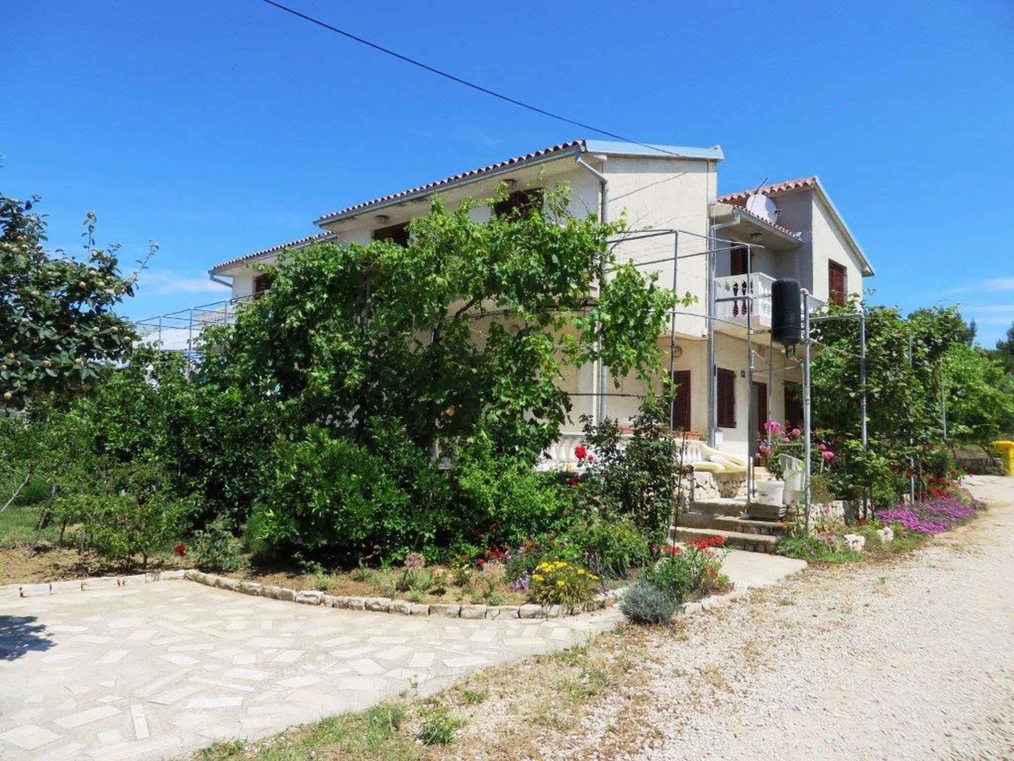Ferienhaus 80 m vom Meer entfernt Ferienhaus in Dalmatien