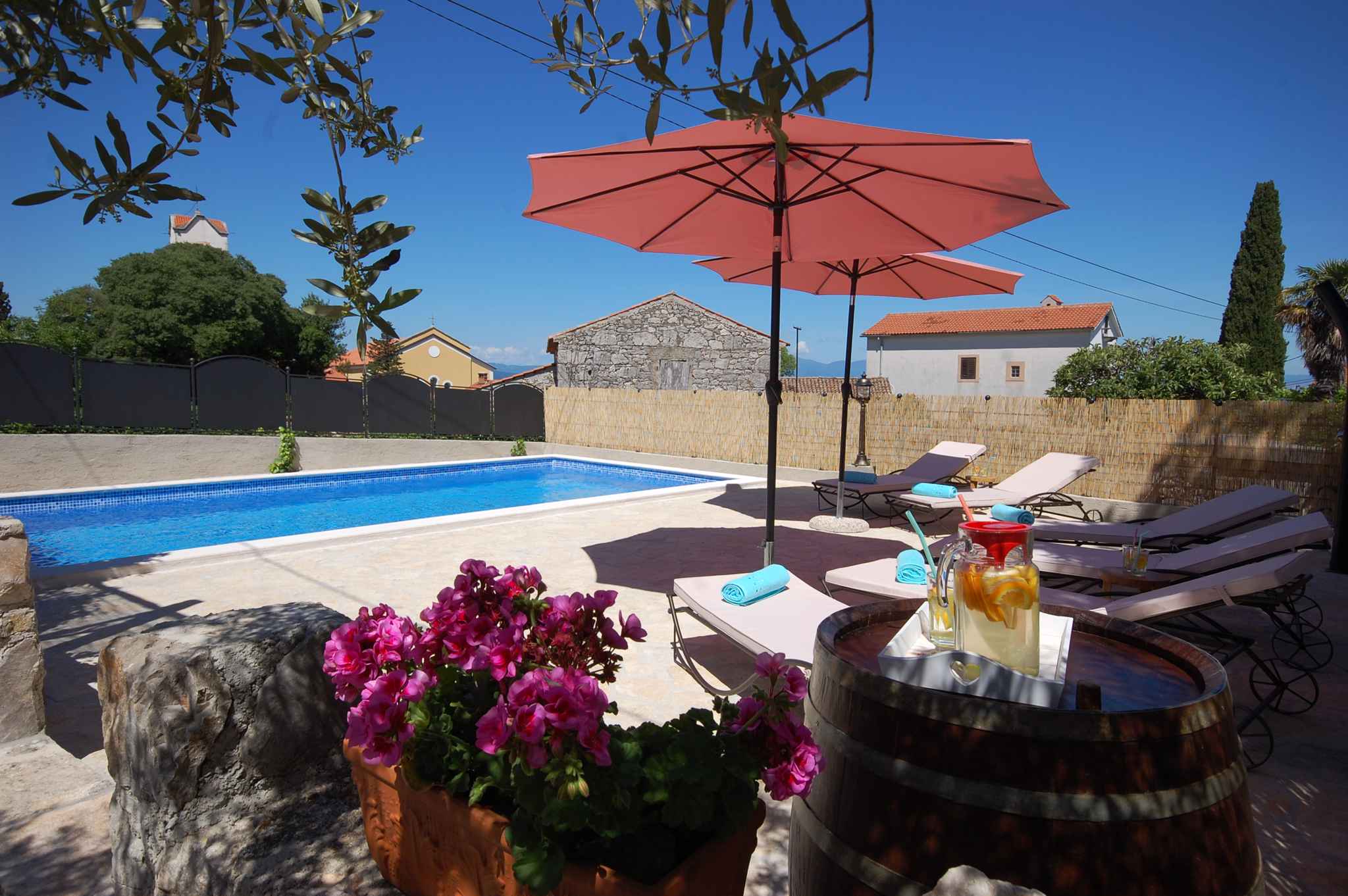 Villa mit Terrasse und Pool Ferienhaus  kroatische Inseln