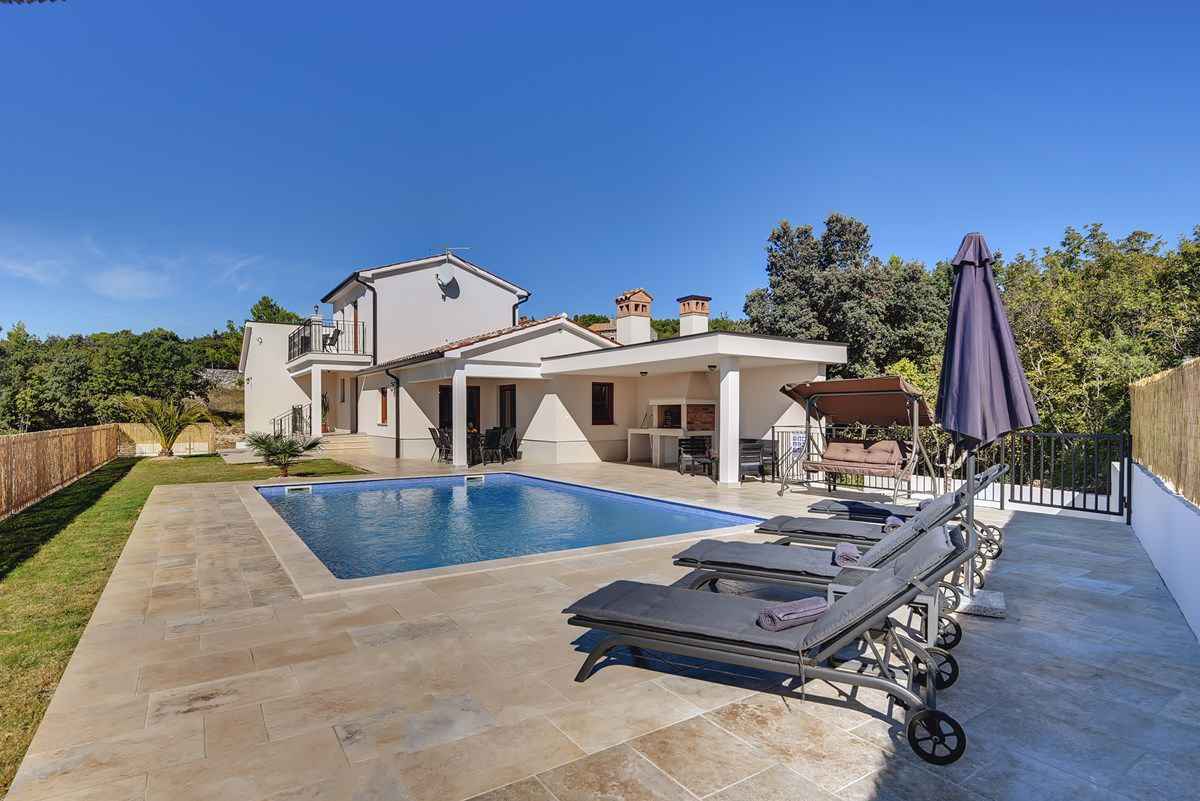 Villa mit Swimmingpool und Meerblick Ferienhaus in Kroatien