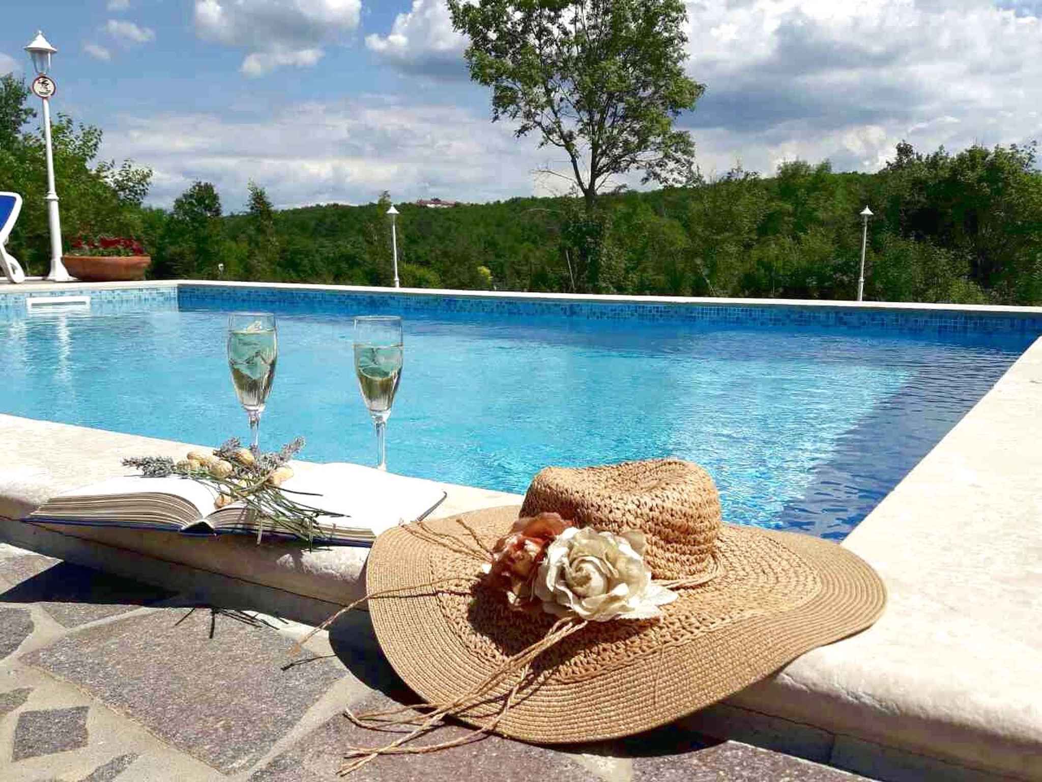 Villa mit Pool in ruhiger Lage Ferienhaus in Kroatien