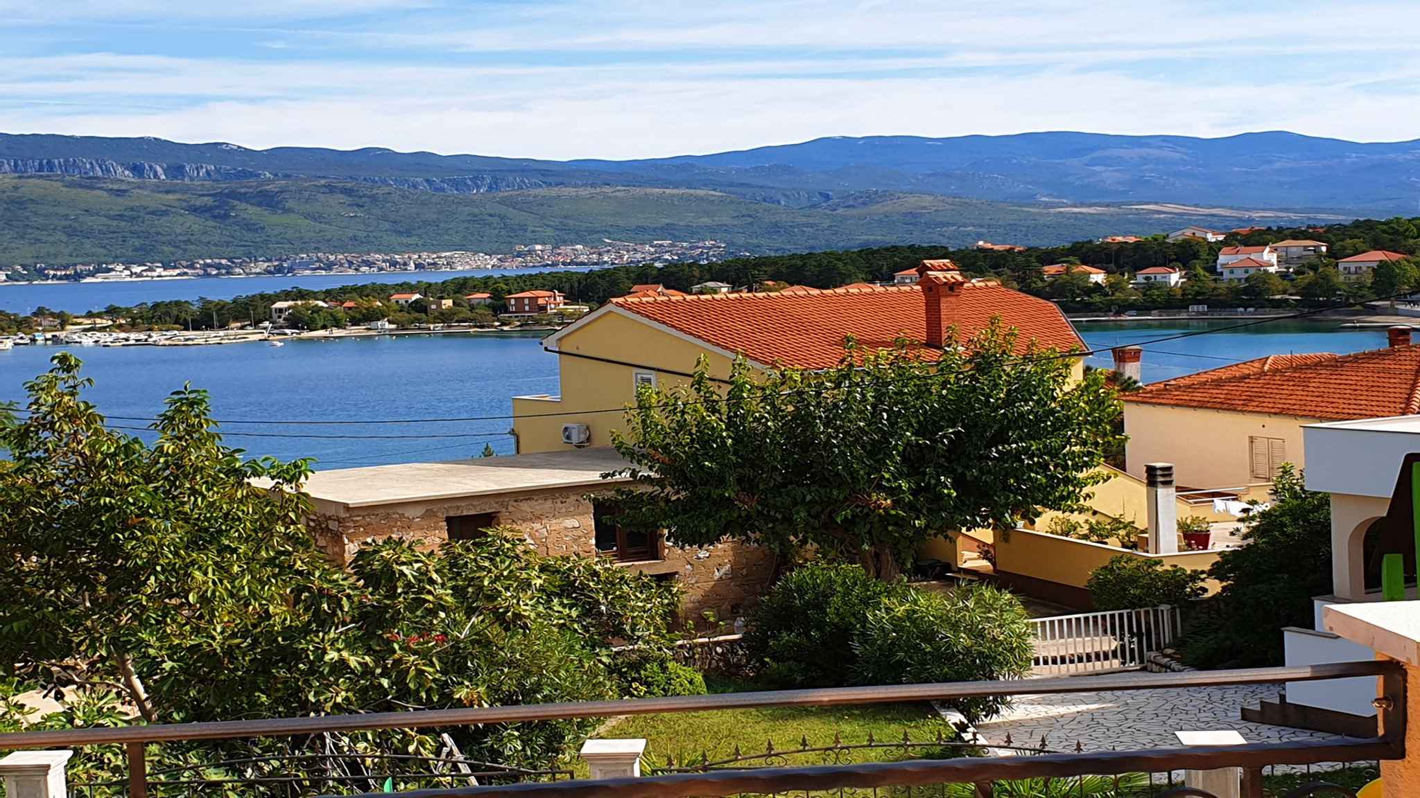 Ferienwohnung mit einen Balkon und Meerblick   kroatische Inseln