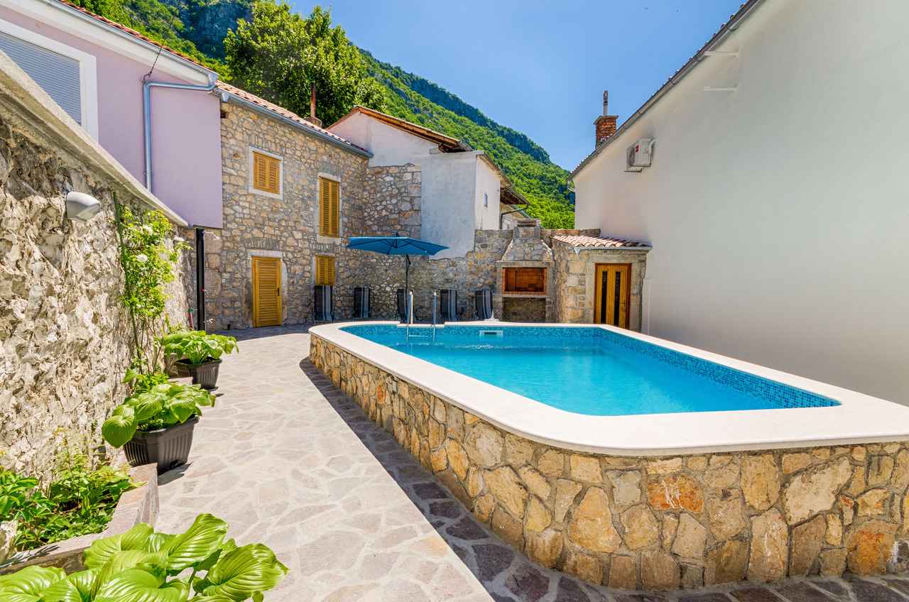 Ferienhaus mit Pool und Klima  in Kroatien
