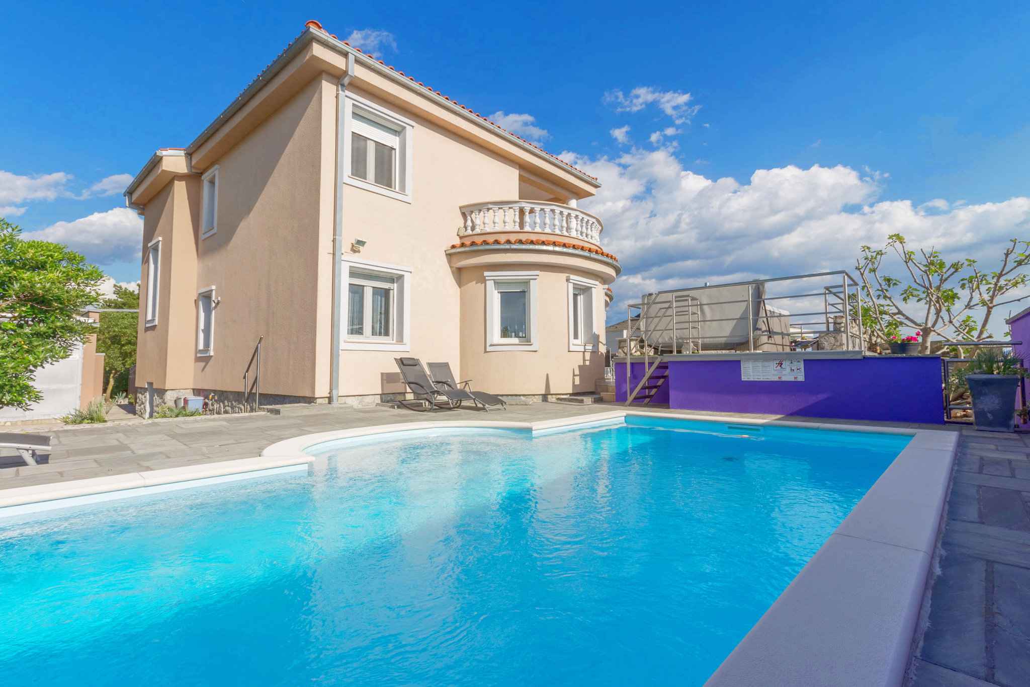 Villa mit Swimmingpool und Whirlpool Ferienhaus  Crikvenica